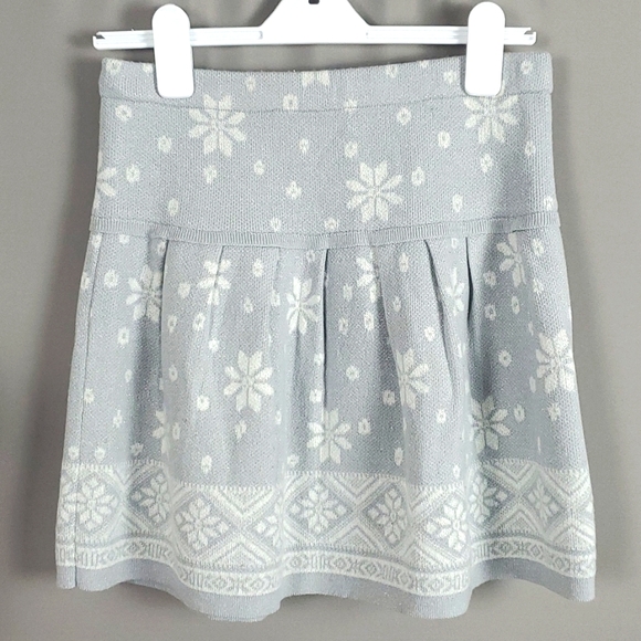 Princess Vera Wang Circle Sweater Snowflake Skirt, Juniors Size S - Picture 1 of 7